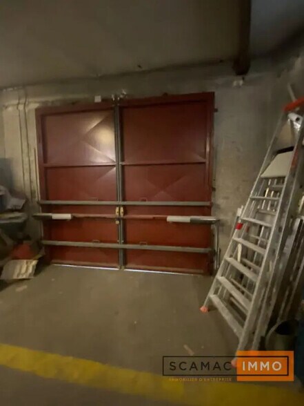 Local d'activités dans Vitry-sur-Seine à vendre - Photo du bâtiment - Image 2 de 3