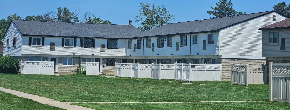 24801 Mayfair St, Flat Rock, MI à vendre Photo principale- Image 1 de 1