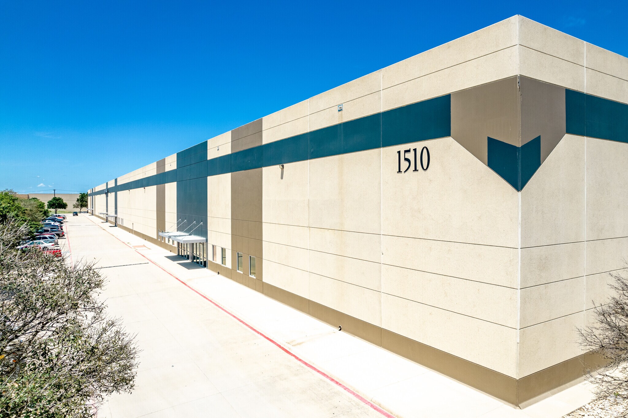 8562 NE Loop 410, San Antonio, TX à louer Photo du bâtiment- Image 1 de 10