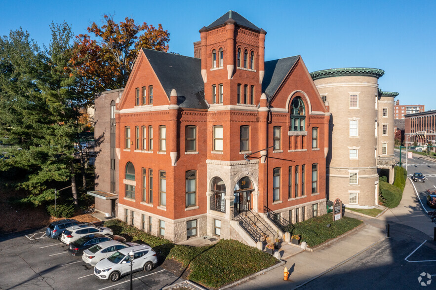 39 Salisbury St, Worcester, MA à vendre - Photo du bâtiment - Image 1 de 1