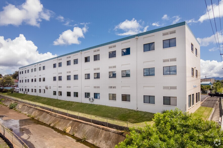 94-216 Farrington Hwy, Waipahu, HI à louer - Photo du bâtiment - Image 3 de 5