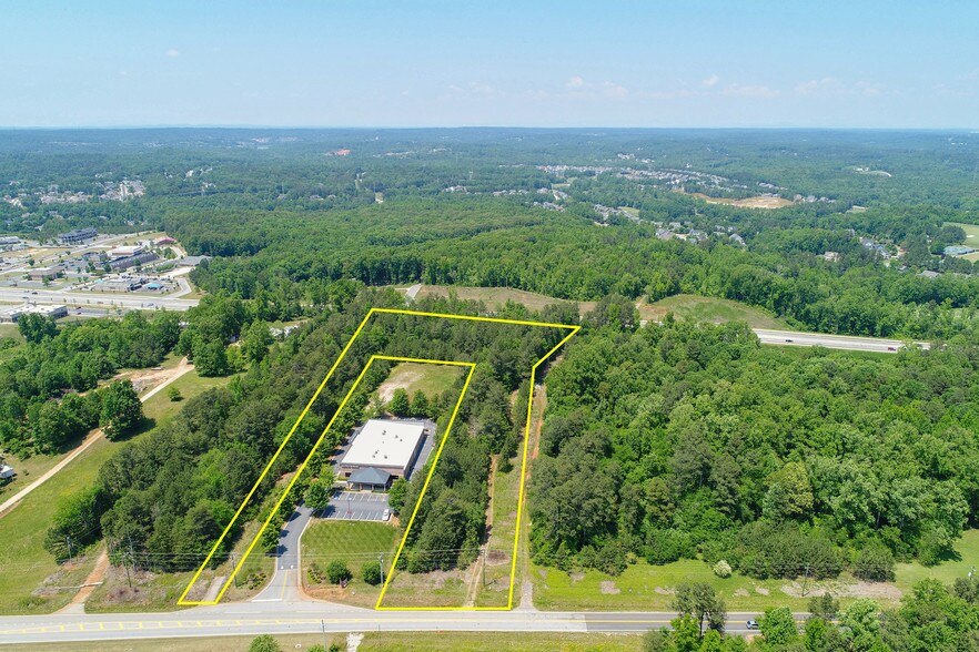 5378 Thompson Mill Rd, Hoschton, GA à vendre - Photo du bâtiment - Image 1 de 26