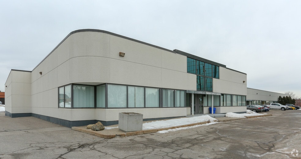 15 W Pearce St, Richmond Hill, ON for lease - Primary Photo - Image 1 of 5