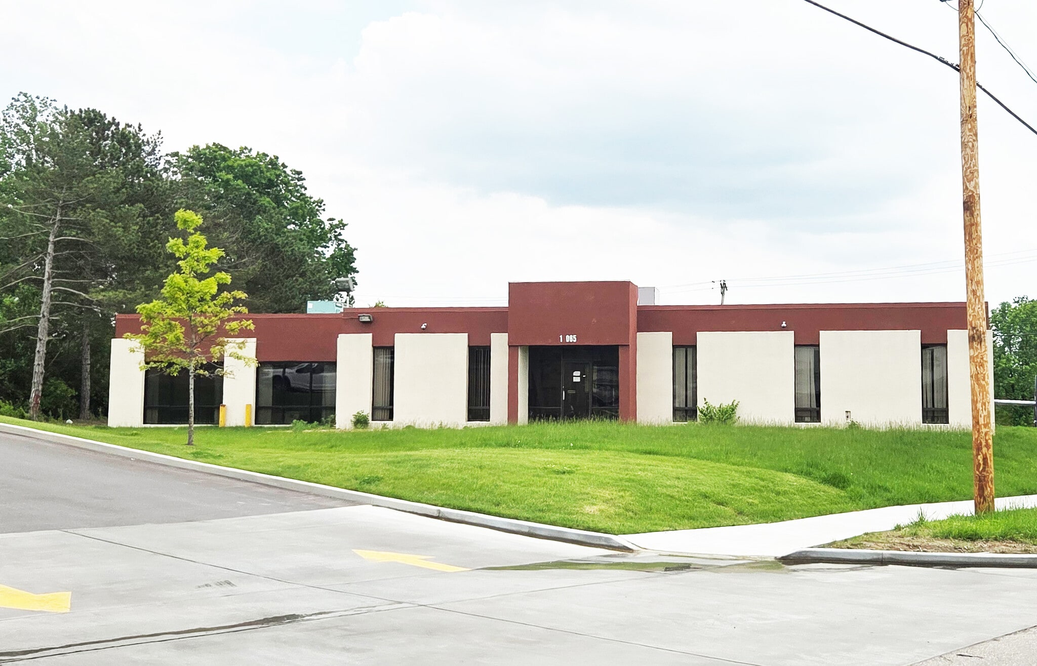13065 Old Tesson Ferry Rd, Saint Louis, MO for lease Primary Photo- Image 1 of 5