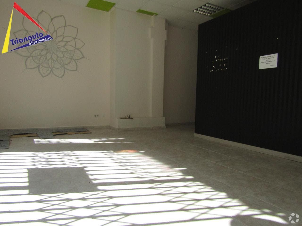 Retail in Segovia, Segovia for lease Interior Photo- Image 1 of 7