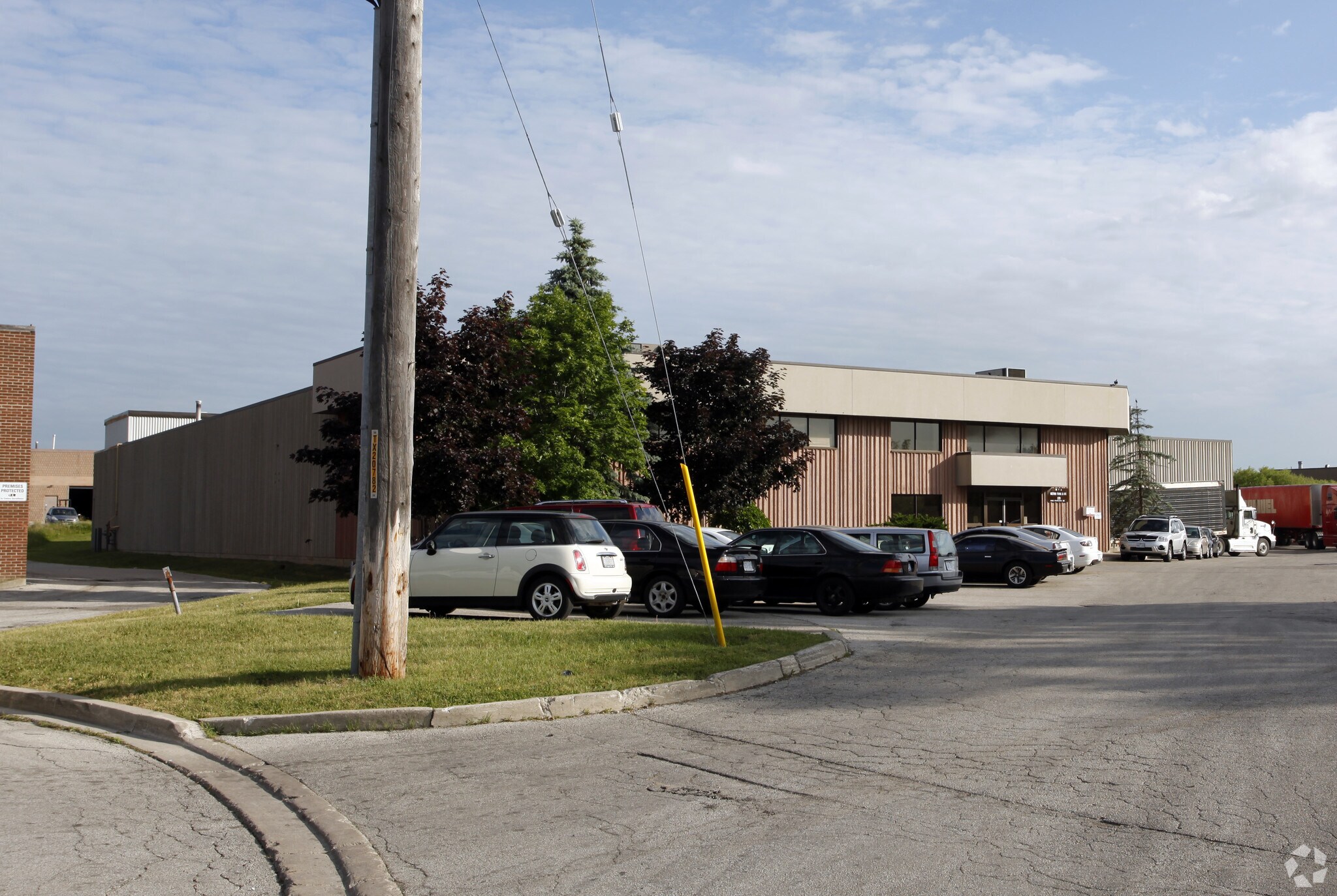 1025 Pantera Dr, Mississauga, ON for sale Primary Photo- Image 1 of 1