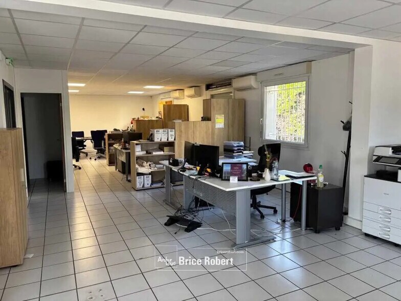 Flex dans Vénissieux à louer - Photo intérieure - Image 2 de 5