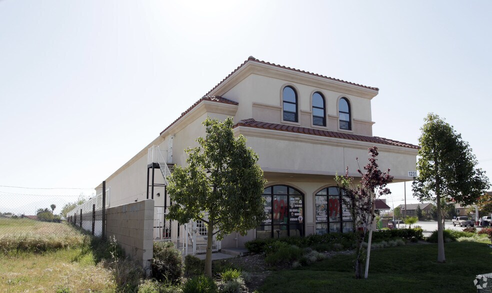 1231 N Cactus Ave, Rialto, CA à vendre - Photo du bâtiment - Image 2 de 13