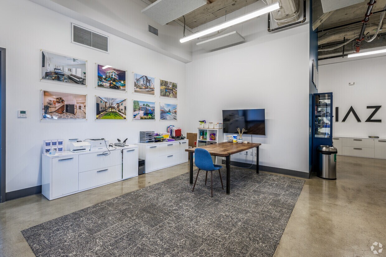 2744 E 11th St, Oakland, CA à louer Photo intérieure- Image 1 de 4