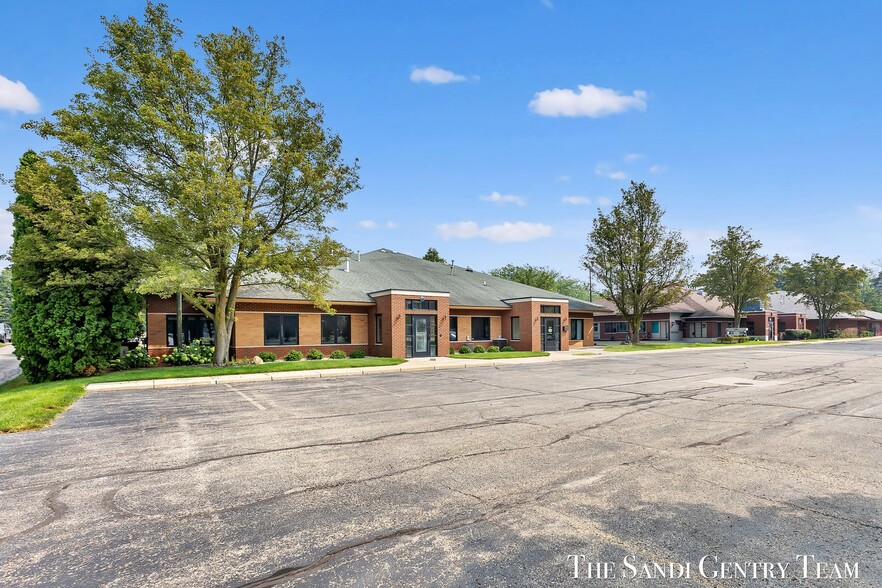 16986 Robbins Rd, Grand Haven, MI for lease - Building Photo - Image 3 of 13