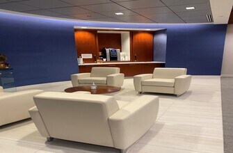 10100 Katy Fwy, Houston, TX for lease Interior Photo- Image 2 of 7