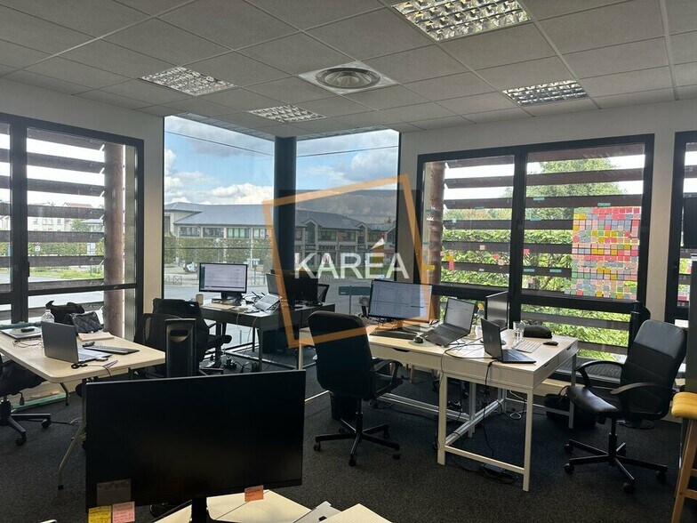 Office in Serris for lease - Interior Photo - Image 2 of 5