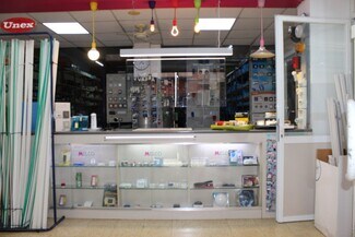 Plus de détails pour Multi-résidentiel à vendre