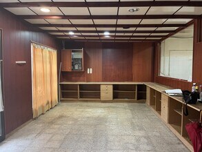 Retail in Esparreguera, Barcelona for lease Interior Photo- Image 2 of 8