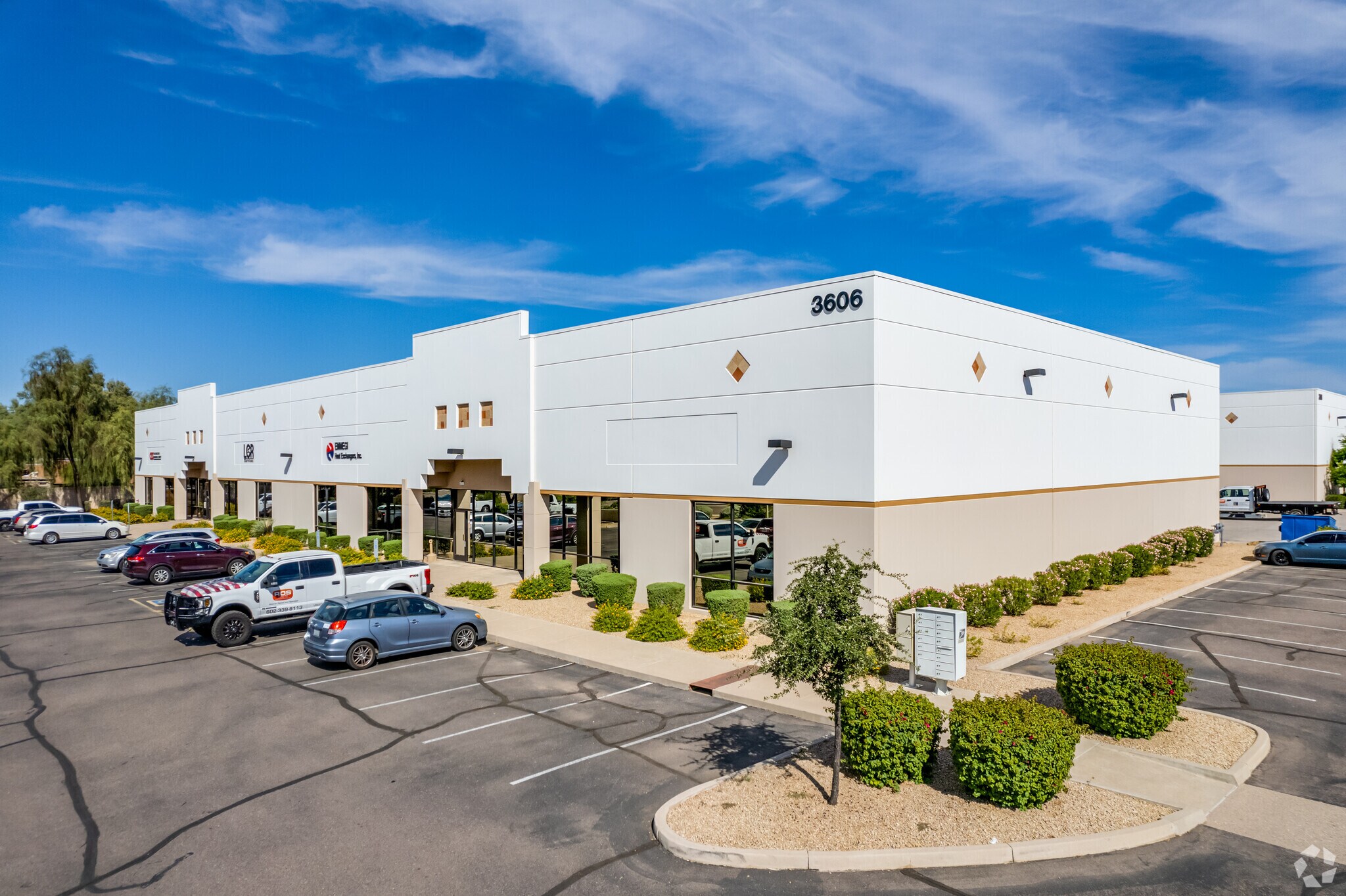3606 E Southern Ave, Phoenix, AZ à louer Photo principale- Image 1 de 32