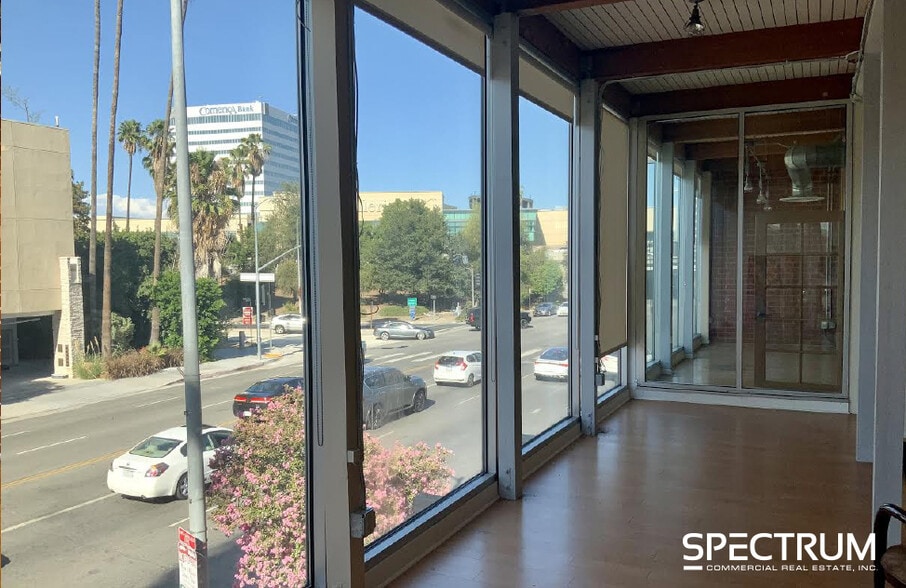 15422 Ventura Blvd, Sherman Oaks, CA for lease - Building Photo - Image 3 of 8