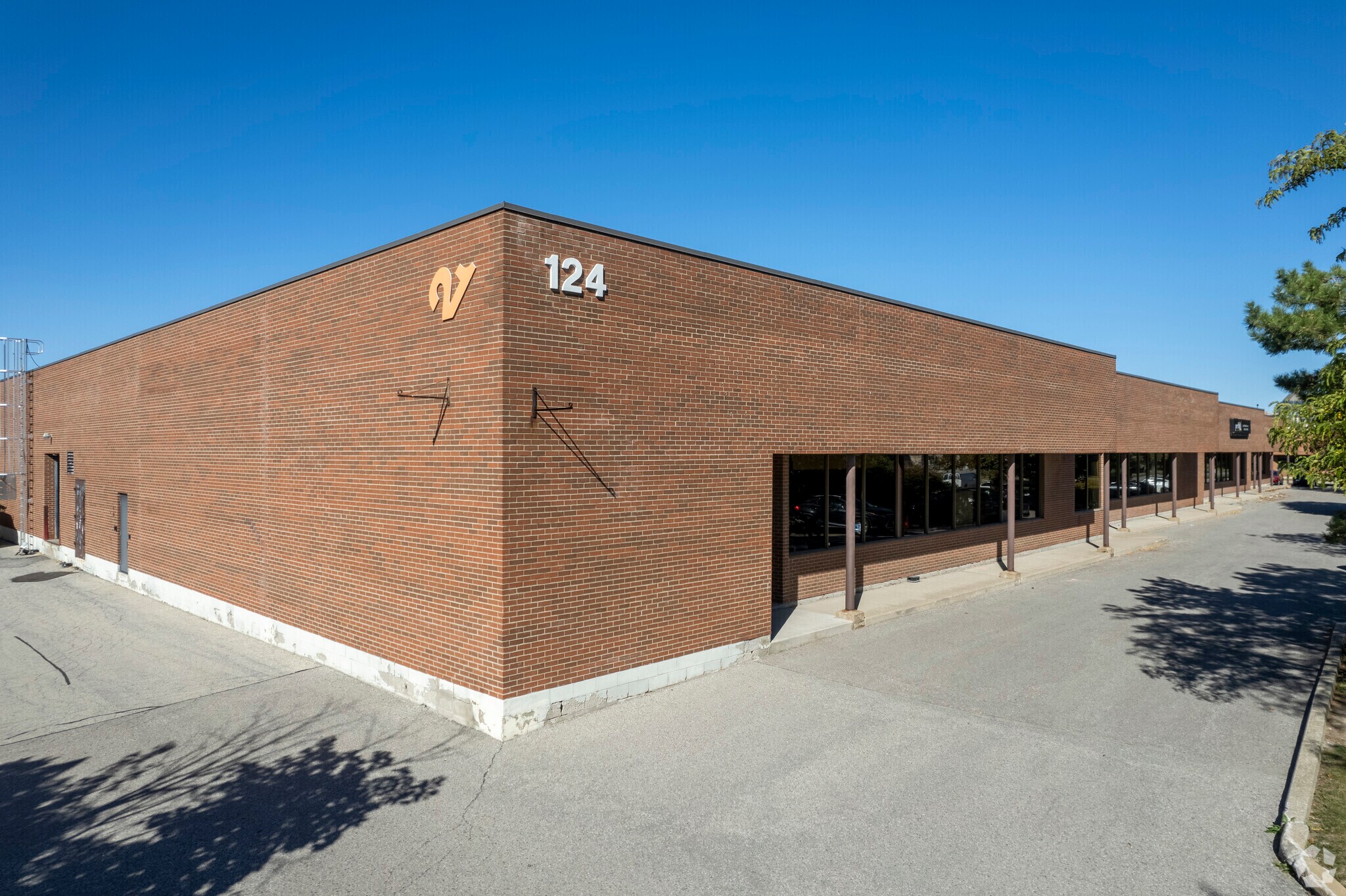 124 Milner Ave, Toronto, ON for lease Primary Photo- Image 1 of 4