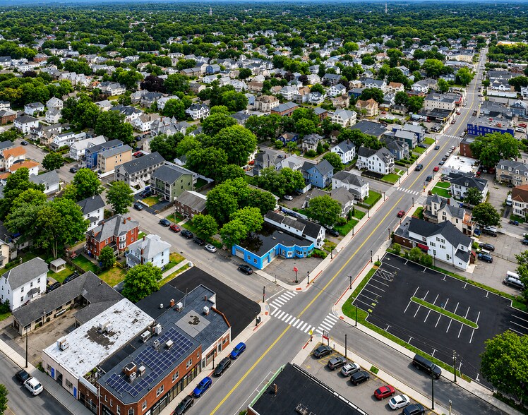 614 Moody St, Waltham, MA à vendre - Photo du bâtiment - Image 3 de 5
