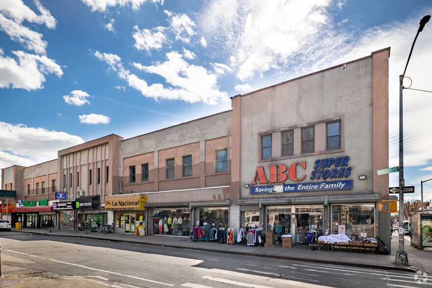 300-312 Wyckoff Ave, Brooklyn, NY for lease - Building Photo - Image 2 of 3