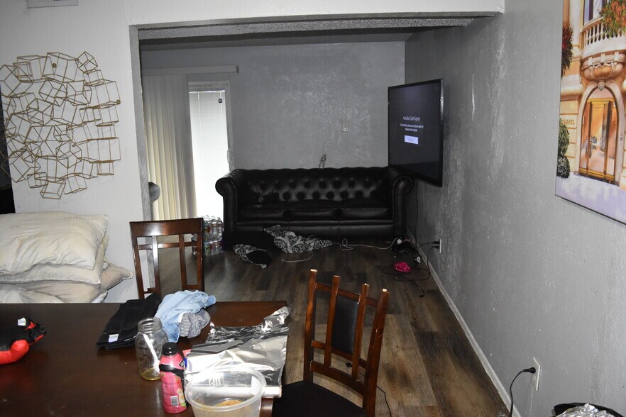 2401-2411 Doreen St, Grand Prairie, TX à vendre - Photo intérieure - Image 2 de 10