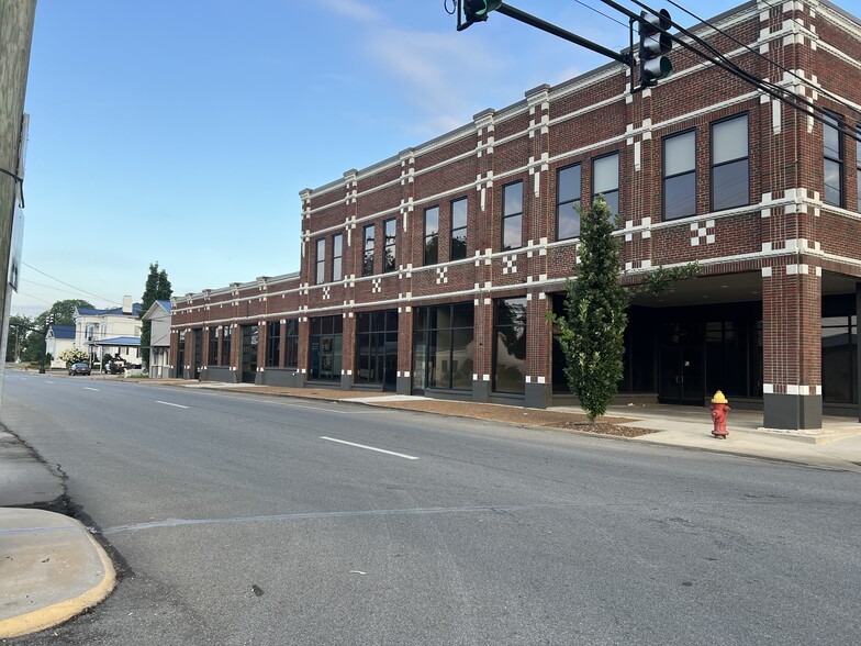 105 N High St, Winchester, TN for lease - Building Photo - Image 1 of 21