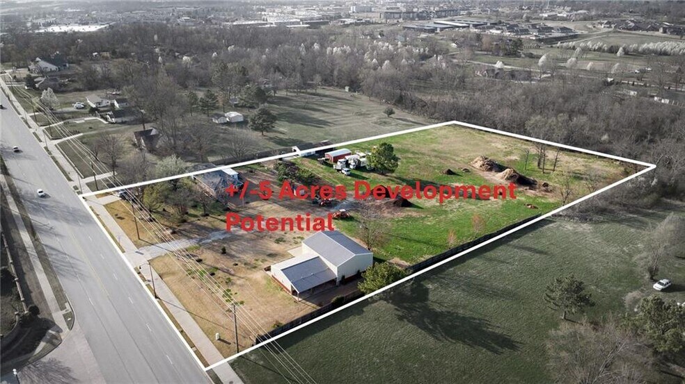 2721 Perry Rd, Rogers, AR à vendre - Photo du bâtiment - Image 3 de 11