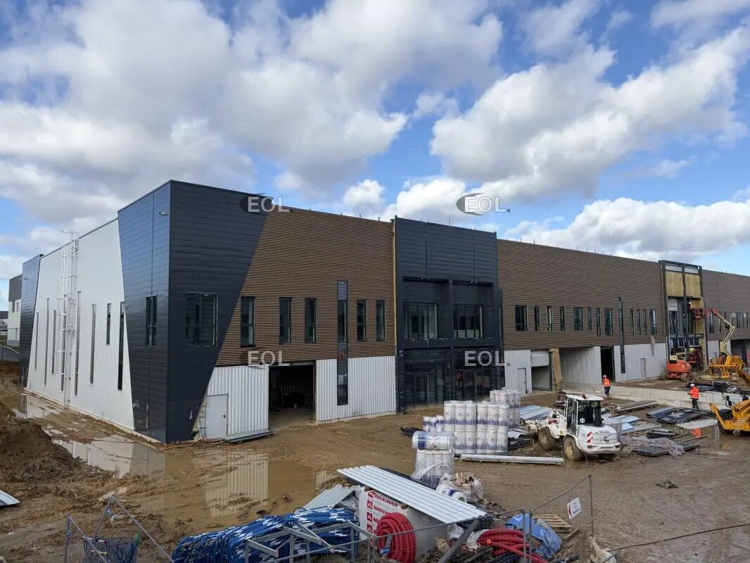 Flex in Wissous for lease Building Photo- Image 1 of 4
