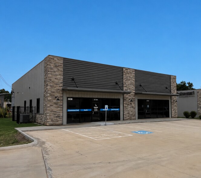 608 W. Worsham, Willis, TX à vendre - Photo du bâtiment - Image 2 de 5