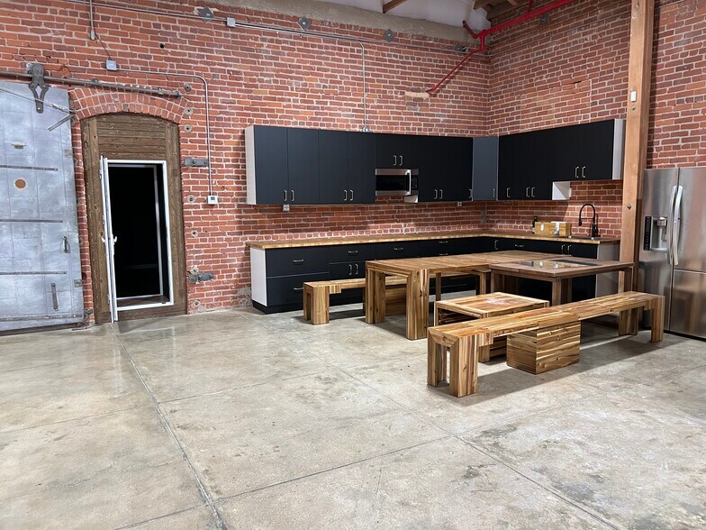 1500 S Central Ave, Los Angeles, CA à louer - Photo du bâtiment - Image 2 de 13