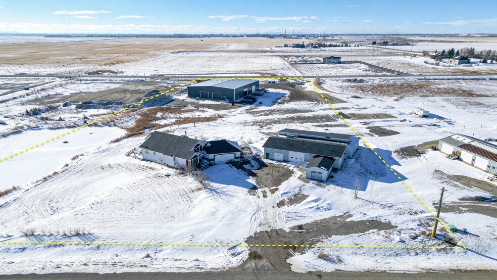 251223 Sunshine Rd, Rocky View No 44, AB for sale - Building Photo - Image 2 of 15