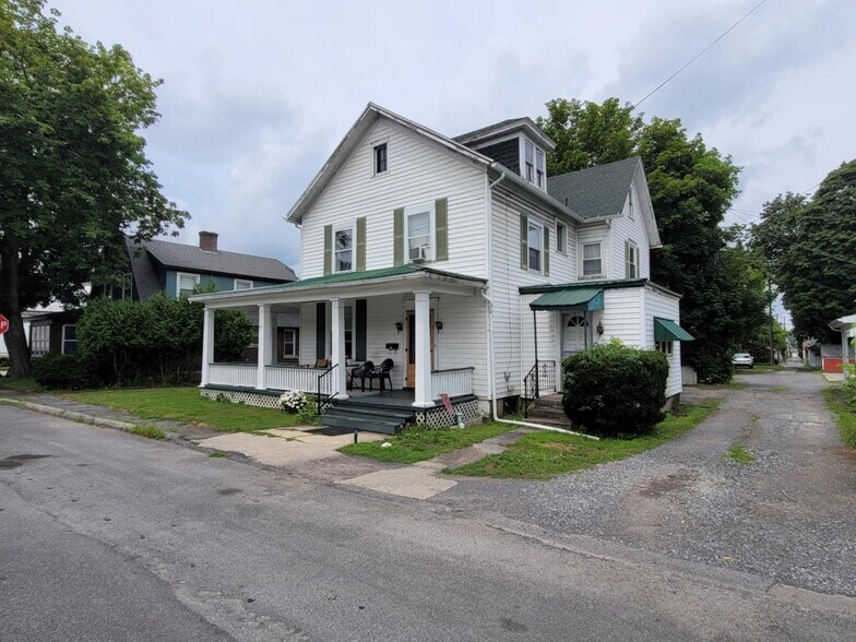 305 E Laurel St, Philipsburg, PA à vendre - Photo du bâtiment - Image 2 de 2