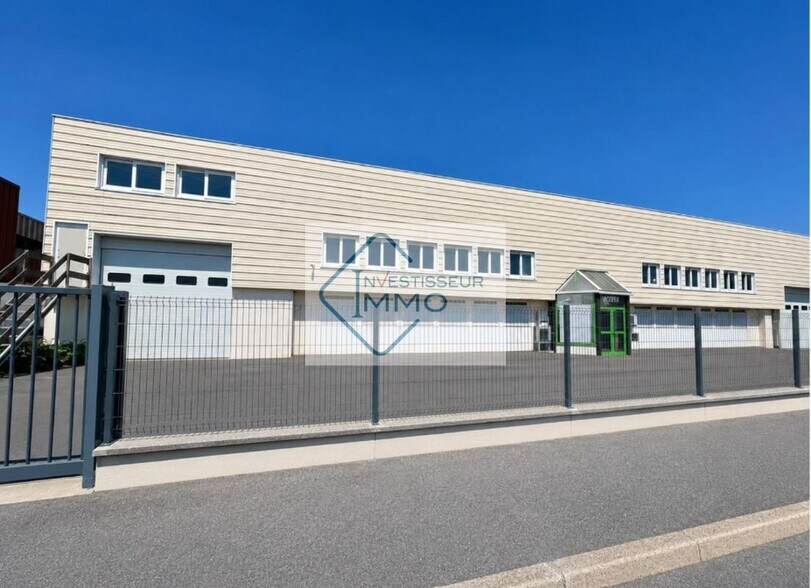 Industrial in Meaux for lease - Building Photo - Image 2 of 6