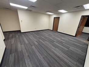 2000 N Central Expy, Plano, TX for lease Interior Photo- Image 2 of 6