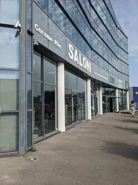 Bureau dans Aubagne à louer - Photo du bâtiment - Image 3 de 15