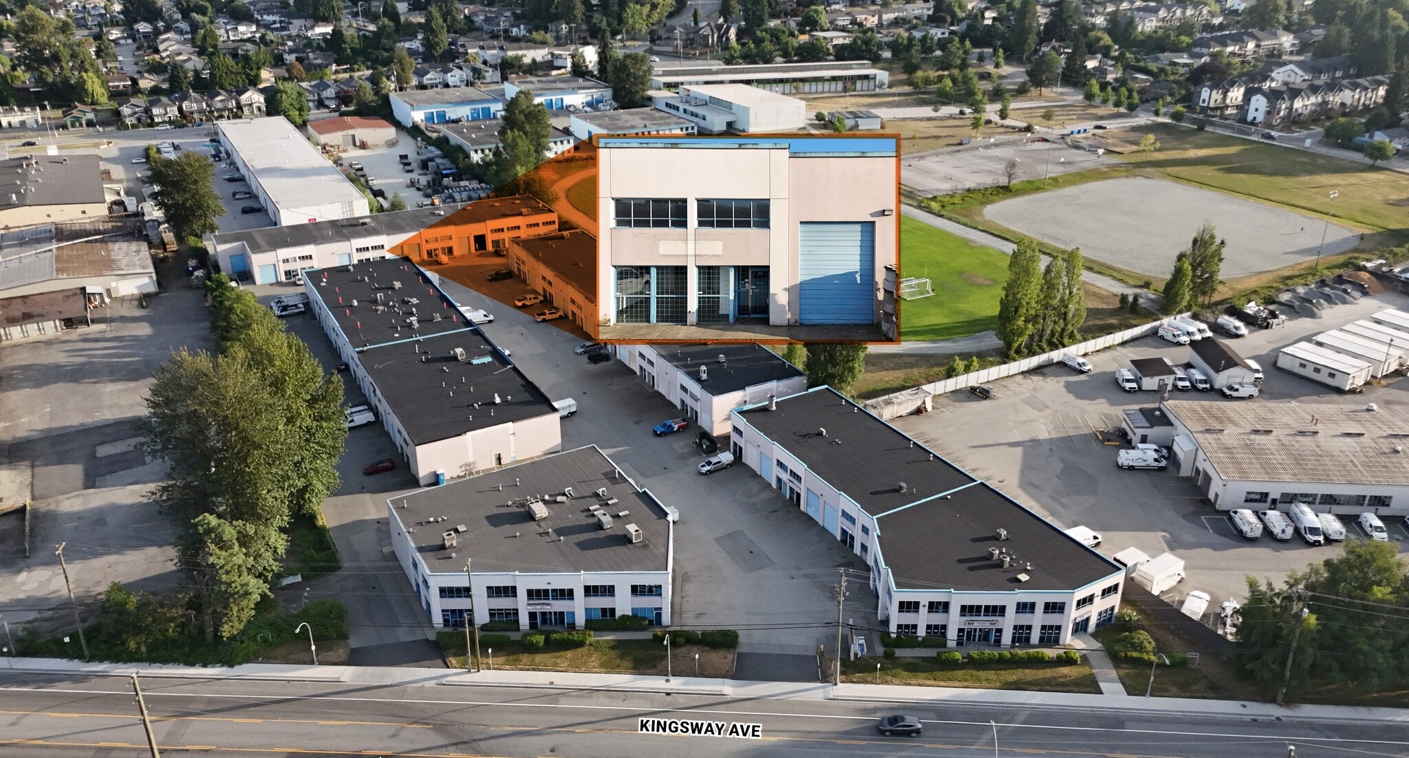 1952 Kingsway Ave, Port Coquitlam, BC à louer Aérien- Image 1 de 6
