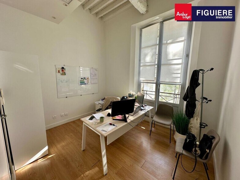 1 Place Des Précheurs, Aix-en-Provence for lease - Interior Photo - Image 3 of 6