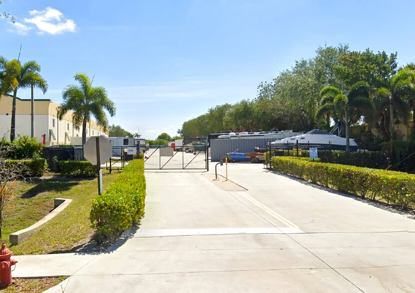 1020 W Industrial Ave, Boynton Beach, FL à louer - Photo du bâtiment - Image 2 de 8