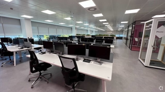 Avenida de Bruselas, 26, Alcobendas, Madrid for lease Interior Photo- Image 1 of 2