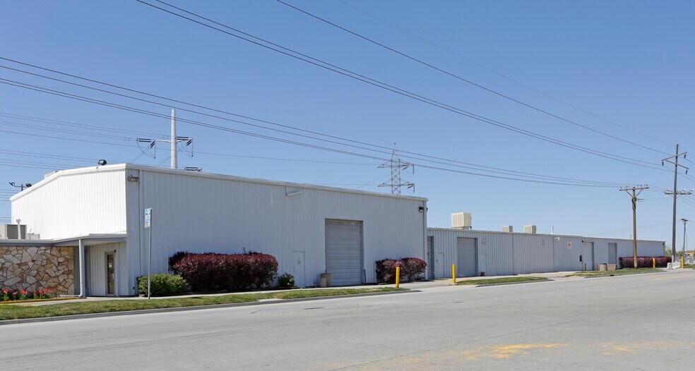 1874 S Pioneer Rd, Salt Lake City, UT for lease - Building Photo - Image 1 of 12