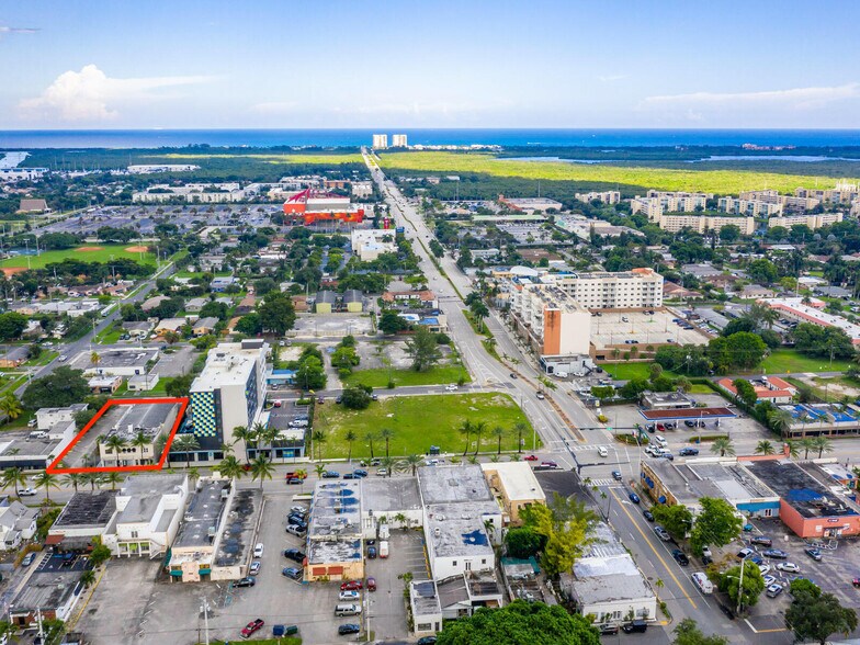 45-56 N Federal Hwy, Dania Beach, Dania Beach, FL à vendre - Photo du bâtiment - Image 1 de 17