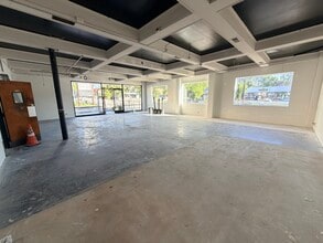 1253 Vine St, Los Angeles, CA à louer Photo intérieure- Image 1 de 7