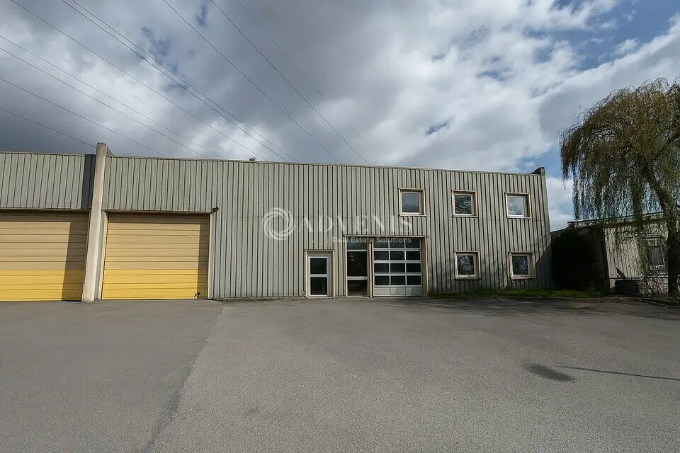 Flex in Neuilly-Plaisance for lease Building Photo- Image 1 of 12