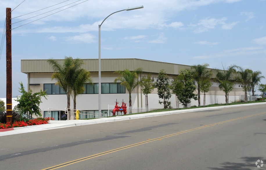 545-565 Country Club Dr, Escondido, CA for sale - Building Photo - Image 3 of 6