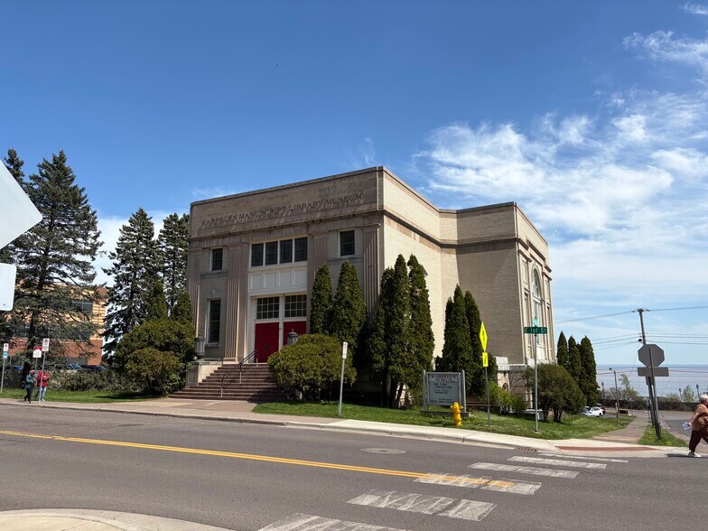 902 E 1st St, Duluth, MN à vendre - Photo du bâtiment - Image 1 de 25