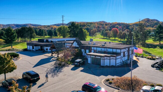 Plus de détails pour W7665 Sylvester Rd, Holmen, WI - Sports et divertissement à vendre