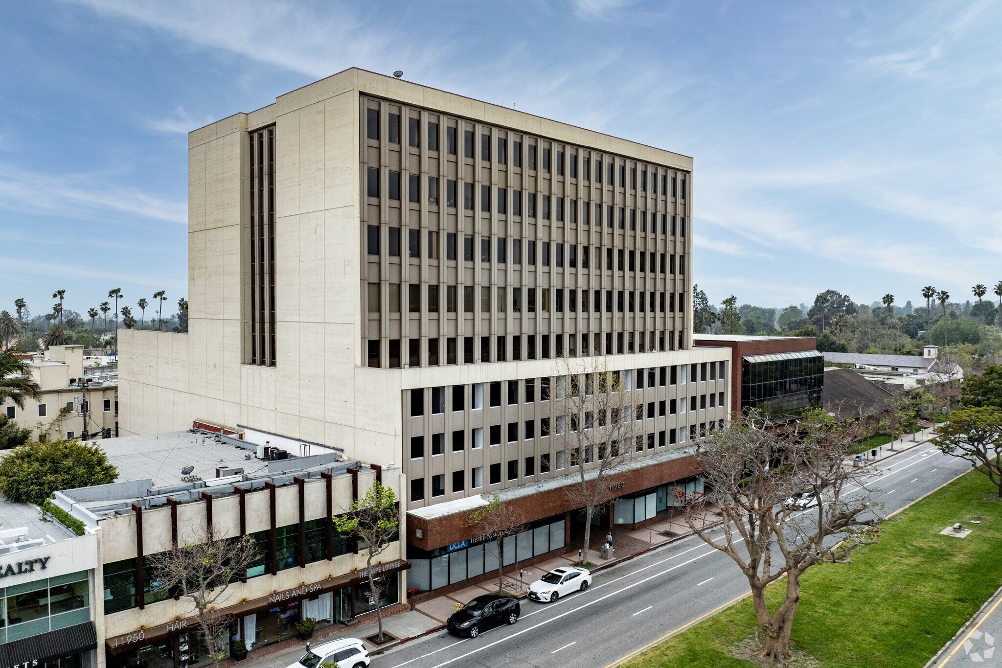 11980 San Vicente Blvd, Los Angeles, CA for lease Primary Photo- Image 1 of 10