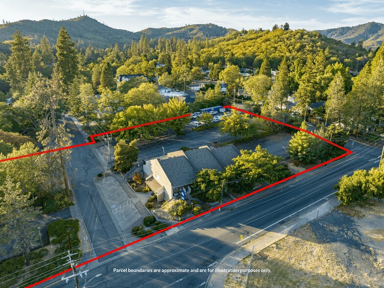 700 NW Dimmick St, Grants Pass, OR à vendre - Photo du bâtiment - Image 2 de 58