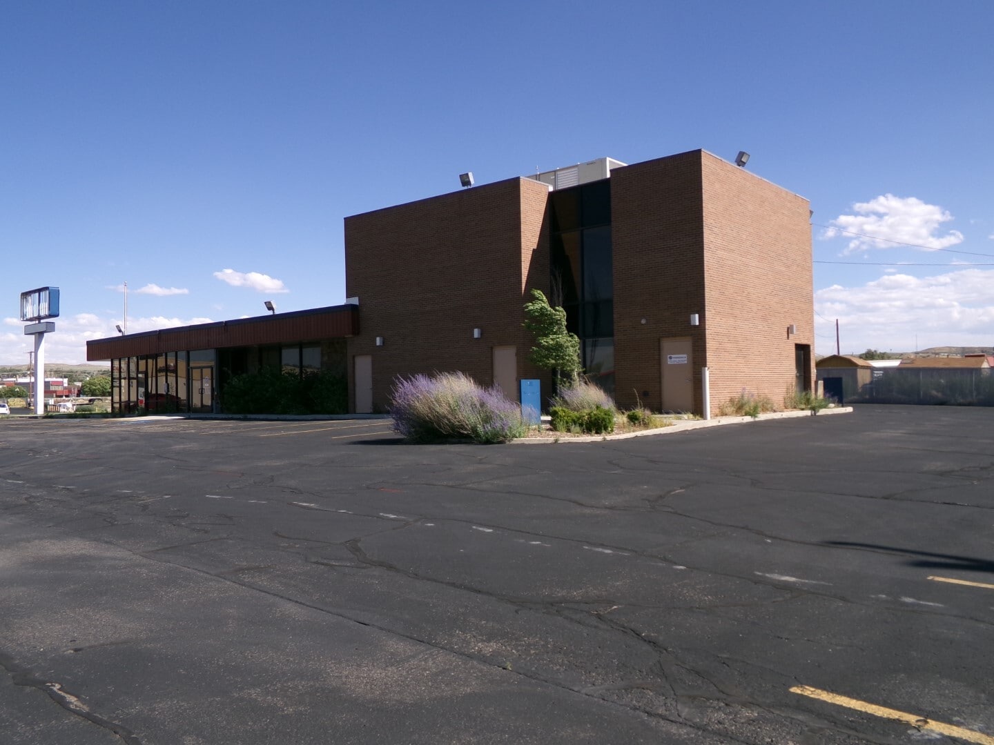 200 N Center St, Rock Springs, WY for lease Primary Photo- Image 1 of 15