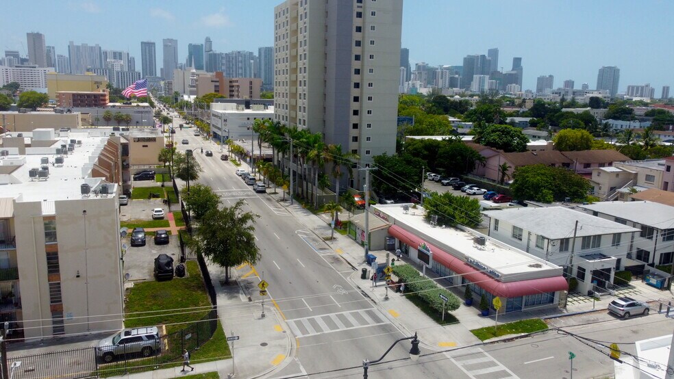 1058-1062 SW 1st St, Miami, FL à vendre - Aérien - Image 2 de 23