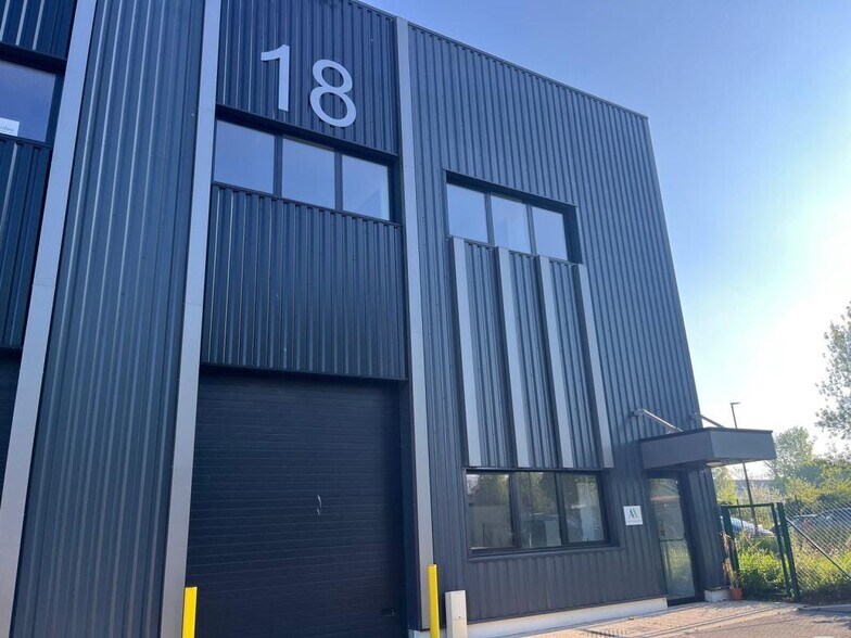 10 Avenue Du Centaure, Cergy à louer - Photo du bâtiment - Image 2 de 12